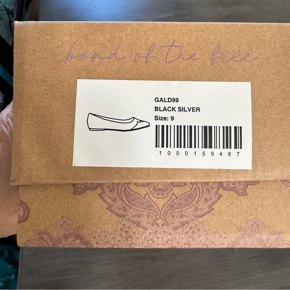 BAND OF THE FREE Gald Metallic pointed Toe black silver Western Flats size 9 NWT - Picture 10 of 13